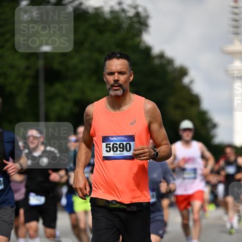 29.06.2025 - hella hamburg halbmarathon Dr. Thomas Lammeyer http://msf.ph/oto/8327977 29.06.2025 09:55:45 Kennedybrücke 1057, 1312, 1353, 1569, 1604, 1763, 3305, 3437, 3618, 3697, 4565, 4871, 5047, 5231, 5336, 5690, 5987, 6373, 6700, 6711, 7185, 7710, 8564, 9444, 9547, 9659, 10493, 10691, 10978, 11021, 11062 meine-sportfotos.de