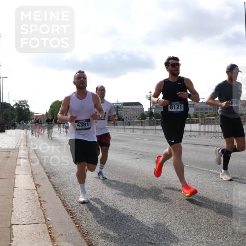 29.06.2025 - hella hamburg halbmarathon Lena Gebhardt http://msf.ph/oto/8328028 29.06.2025 09:48:45 Lombardsbrücke 4381, 8121, 0980, 1042, 1290, 1505, 1571, 1600, 1710, 2262, 2399, 3480, 3547, 4062, 4359, 4381, 5003, 5124, 5307, 5554, 5709, 6993, 7152, 7154, 7310, 7482, 7884, 8002, 8121, 8571, 9403, 9643, 10190, 10404, 10451, 10738, 10793, 10852, 11106, 11177, 11423, 12044, 12051, 12488, 12739, 12916, 13137, 13372, 13483, 13940, 13975, 14875, 15931, 15959 meine-sportfotos.de