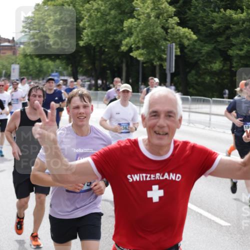 29.06.2025 - hella hamburg halbmarathon Jannik Wohlers http://msf.ph/oto/8328038 29.06.2025 10:39:59 Lombardsbrücke 1018, 1037, 2109, 2515, 2572, 2762, 2763, 3237, 3293, 3295, 3515, 3607, 3808, 3810, 4271, 4756, 5059, 5113, 5351, 5352, 5702, 5975, 6076, 6229, 6278, 6363, 6463, 6673, 6866, 6876, 6920, 7108, 7174, 7675, 7850, 8307, 8391, 9000, 9468, 10474, 10953, 11176, 11653, 11717, 11970, 11973, 12364, 12444, 12501, 12760, 12981, 13005, 13030, 13069, 13290, 13410, 13466, 13651, 14341, 14851, 15549, 15927, 15933, 16681, 16955, 17318, 18101, 18110, 18213, 18353, 18490, 18771, 18946 meine-sportfotos.de