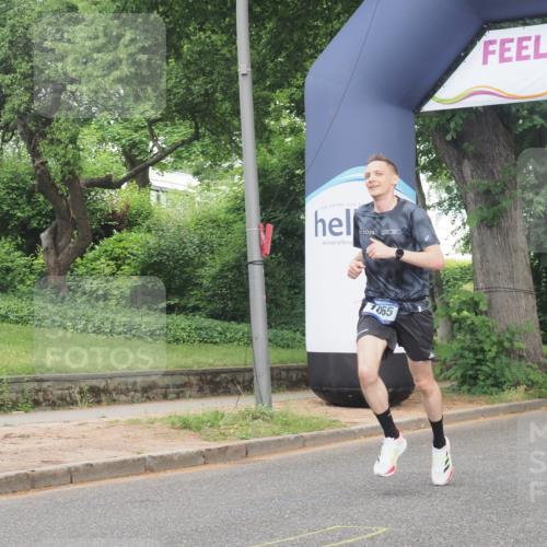 29.06.2025 - hella hamburg halbmarathon KatJ http://msf.ph/oto/8328050 29.06.2025 10:17:09 Zwischen KM18-KM19 1065 meine-sportfotos.de