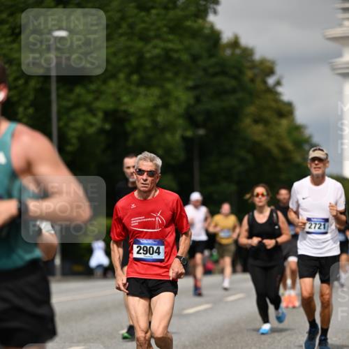 29.06.2025 - hella hamburg halbmarathon Dr. Thomas Lammeyer http://msf.ph/oto/8328098 29.06.2025 10:17:38 Kennedybrücke 1194, 1939, 2055, 2359, 2721, 2891, 2904, 2961, 2987, 3729, 4001, 4032, 4795, 4950, 5232, 5631, 6026, 6207, 7460, 7462, 7913, 8673, 8913, 9128, 9612, 9631, 9886, 10442, 10443 meine-sportfotos.de