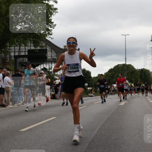 29.06.2025 - hella hamburg halbmarathon Yannick Fuchs http://msf.ph/oto/8328107 29.06.2025 10:51:35 20KM 1200, 1239, 1563, 2025, 2236, 2606, 2652, 2759, 2806, 2883, 3093, 3141, 3575, 4261, 4579, 5015, 5134, 5391, 5457, 5458, 6281, 6302, 6531, 6720, 6892, 7159, 7833, 9450, 10383, 10408, 10599, 12144, 12509, 12773, 12774, 13376, 13465, 13664, 14737, 15090, 15189, 15229, 15349, 15664, 16418, 16517, 17455, 17543, 17758, 18508 meine-sportfotos.de