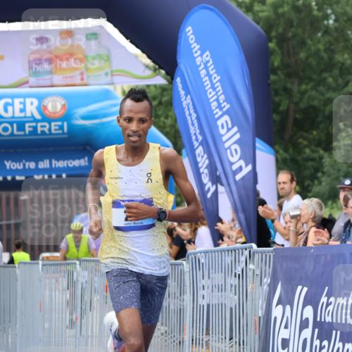 29.06.2025 - hella hamburg halbmarathon Strokosch-Dieckow http://msf.ph/oto/8328123 29.06.2025 10:02:21 Ziel 2, 22, 25 meine-sportfotos.de