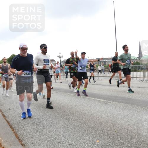 29.06.2025 - hella hamburg halbmarathon Lena Gebhardt http://msf.ph/oto/8328126 29.06.2025 10:47:27 Lombardsbrücke 13806, 2630, 16552, 17514, 8915, 4325, 1045, 1185, 1434, 1463, 1523, 1593, 1607, 1704, 1961, 2148, 2327, 2407, 2537, 2555, 2665, 2704, 2790, 2882, 2994, 3339, 4037, 4184, 4239, 4325, 4423, 4483, 4806, 4895, 4974, 4975, 5111, 5114, 5621, 5622, 5895, 6255, 6256, 6485, 6496, 6879, 6995, 7073, 7403, 7430, 7431, 7630, 7631, 7970, 8105, 8131, 8270, 8550, 8706, 8915, 8953, 8967, 9018, 9687, 10991, 11351, 11458, 11730, 11738, 11802, 12431 meine-sportfotos.de