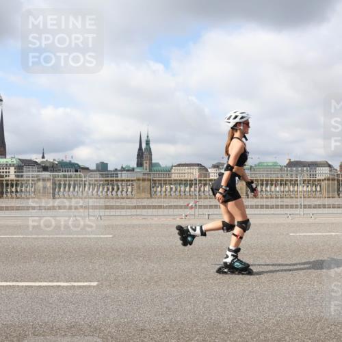 29.06.2025 - hella hamburg halbmarathon Lena Gebhardt http://msf.ph/oto/8328160 29.06.2025 09:08:20 Lombardsbrücke  meine-sportfotos.de