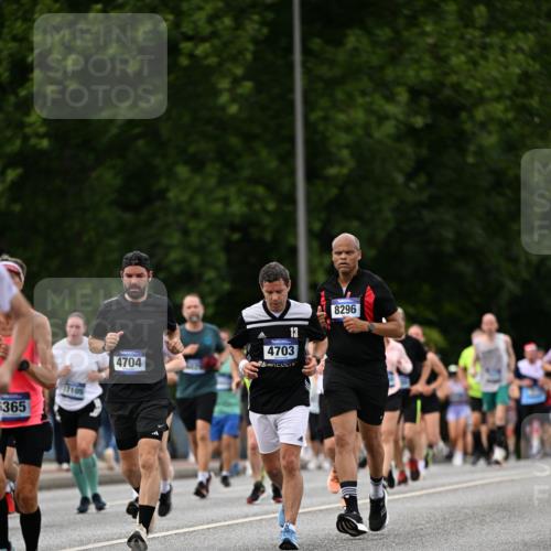 29.06.2025 - hella hamburg halbmarathon Dr. Thomas Lammeyer http://msf.ph/oto/8328162 29.06.2025 10:39:35 Kennedybrücke 1821, 1849, 2198, 2787, 3170, 3958, 4333, 4564, 4696, 4703, 4965, 5027, 5147, 5793, 6029, 6189, 6365, 6379, 6397, 6471, 6746, 6803, 6859, 7386, 7733, 8249, 8296, 9342, 9803, 10358, 10360, 10393, 10652, 11320, 11359 meine-sportfotos.de