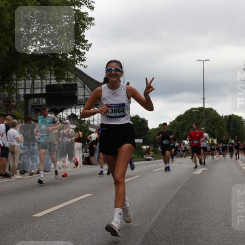 29.06.2025 - hella hamburg halbmarathon Yannick Fuchs http://msf.ph/oto/8328168 29.06.2025 10:51:36 20KM 1200, 1239, 1563, 2025, 2236, 2606, 2652, 2759, 2806, 2883, 3093, 3141, 3575, 4261, 4426, 4579, 5015, 5134, 5391, 5457, 5458, 6281, 6302, 6531, 6720, 6892, 7159, 7833, 9450, 10383, 10408, 10599, 12144, 12509, 12773, 13376, 13465, 13664, 15090, 15189, 15229, 15349, 15664, 16418, 16517, 17455, 17543, 17758, 18508 meine-sportfotos.de