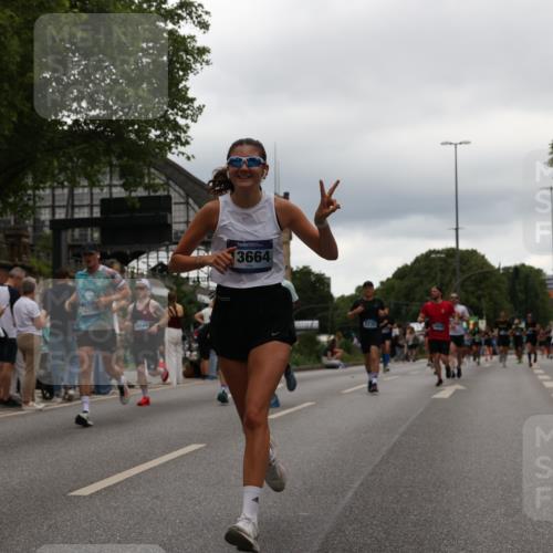 29.06.2025 - hella hamburg halbmarathon Yannick Fuchs http://msf.ph/oto/8328219 29.06.2025 10:51:36 20KM 1200, 1239, 1563, 2025, 2236, 2606, 2652, 2759, 2806, 2883, 3093, 3141, 3575, 4261, 4426, 4579, 5015, 5134, 5391, 5457, 5458, 6281, 6302, 6531, 6720, 6892, 7159, 7833, 9450, 10383, 10408, 10599, 12144, 12509, 12773, 13376, 13465, 13664, 15090, 15189, 15229, 15349, 15664, 16418, 16517, 17455, 17543, 17758, 18508 meine-sportfotos.de