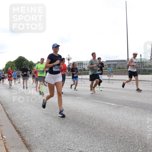 29.06.2025 - hella hamburg halbmarathon Lena Gebhardt http://msf.ph/oto/8328221 29.06.2025 10:23:37 Lombardsbrücke 1840, 12874, 1881, 18089, 7029, 1048, 1304, 1362, 1545, 2125, 2489, 2925, 4122, 4391, 4646, 4728, 4793, 4990, 5055, 5160, 5358, 5406, 6502, 6747, 7029, 7820, 8031, 8149, 8181, 8676, 8687, 8688, 8716, 8918, 8920, 9301, 9603, 9715, 9877, 10649, 10739, 11044, 11300, 11454, 11793, 11798, 11879, 12073, 12874, 13149, 14265, 14338, 14510, 14512, 14521, 14821, 15709, 15739, 15853, 16185, 16251, 16416, 16558, 17013, 17099, 17199, 17207, 17299, 17719 meine-sportfotos.de