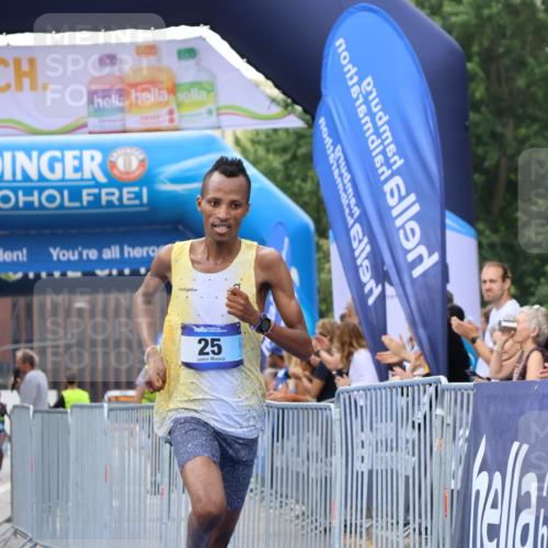 29.06.2025 - hella hamburg halbmarathon Strokosch-Dieckow http://msf.ph/oto/8328291 29.06.2025 10:02:21 Ziel 2, 22, 25 meine-sportfotos.de