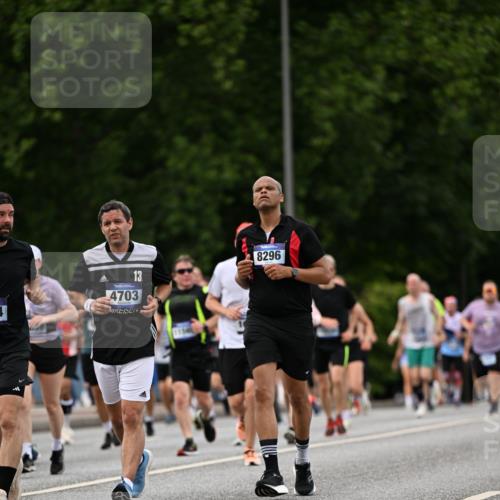 29.06.2025 - hella hamburg halbmarathon Dr. Thomas Lammeyer http://msf.ph/oto/8328358 29.06.2025 10:39:36 Kennedybrücke 1821, 1849, 2198, 2787, 3170, 3828, 3958, 4333, 4564, 4696, 4703, 4965, 5027, 5147, 5793, 6029, 6189, 6365, 6379, 6397, 6471, 6746, 7386, 7733, 8249, 8296, 9342, 9803, 10358, 10360, 10393, 10565, 10652, 11320, 11359 meine-sportfotos.de