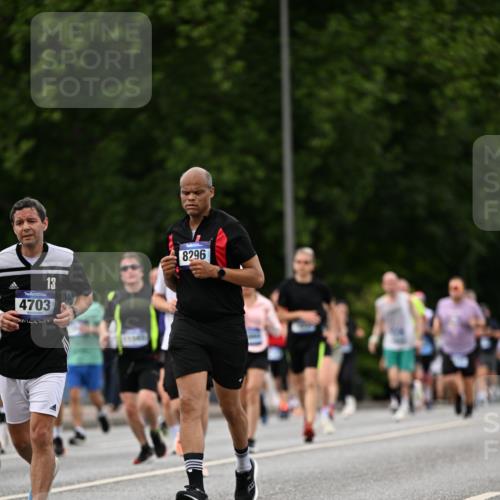 29.06.2025 - hella hamburg halbmarathon Dr. Thomas Lammeyer http://msf.ph/oto/8328425 29.06.2025 10:39:37 Kennedybrücke 1821, 1849, 2198, 2787, 3170, 3828, 3958, 4333, 4564, 4696, 4703, 4965, 5027, 5147, 5793, 6029, 6189, 6365, 6379, 6397, 6471, 6746, 6867, 7386, 7733, 8249, 8296, 8567, 9342, 9803, 9819, 10358, 10360, 10393, 10565, 10652, 11320, 11359 meine-sportfotos.de
