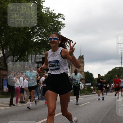 29.06.2025 - hella hamburg halbmarathon Yannick Fuchs http://msf.ph/oto/8328427 29.06.2025 10:51:36 20KM 1200, 1239, 1563, 2025, 2236, 2606, 2652, 2759, 2806, 2883, 3093, 3141, 3575, 4261, 4426, 4579, 5015, 5134, 5391, 5457, 5458, 6281, 6302, 6531, 6720, 6892, 7159, 7833, 9450, 10383, 10408, 10599, 12144, 12509, 12773, 13376, 13465, 13664, 15090, 15189, 15229, 15349, 15664, 16418, 16517, 17455, 17543, 17758, 18508 meine-sportfotos.de