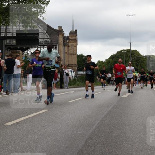 29.06.2025 - hella hamburg halbmarathon Yannick Fuchs http://msf.ph/oto/8328489 29.06.2025 10:51:37 20KM 1200, 1239, 1563, 1611, 2025, 2236, 2606, 2652, 2759, 2806, 2883, 3093, 3141, 3575, 4261, 4426, 4467, 4579, 5015, 5134, 5391, 5457, 5458, 6281, 6302, 6531, 6892, 7159, 7833, 9450, 10383, 10408, 10599, 12144, 12509, 12773, 13465, 13664, 15090, 15189, 15229, 15349, 16418, 16517, 17455, 17543, 17758, 18508 meine-sportfotos.de