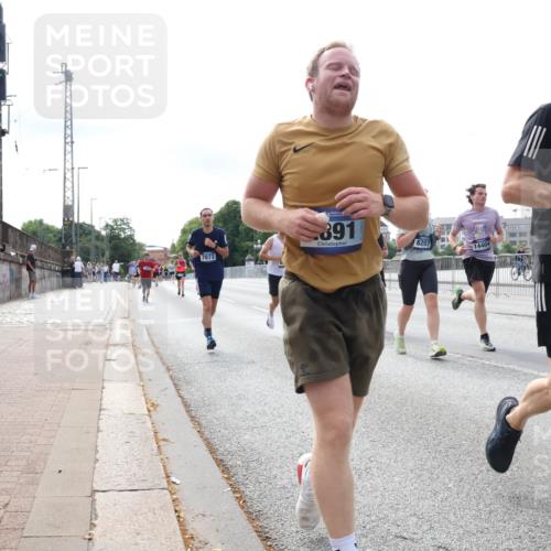 29.06.2025 - hella hamburg halbmarathon Lena Gebhardt http://msf.ph/oto/8328497 29.06.2025 10:13:00 Lombardsbrücke 7873, 891, 6207, 14404, 1020, 1051, 1249, 1747, 1785, 1851, 1939, 2531, 2891, 2942, 3182, 3218, 3360, 3728, 4532, 5150, 6207, 6489, 7014, 7873, 7907, 8398, 8405, 8913, 8917, 8971, 9141, 10067, 10402, 11025, 11720, 12456, 13566, 13816, 14404, 14540, 14869, 15012, 15369, 15531, 16030, 16255, 16323, 16437, 16473, 16826, 16911, 17061, 17699, 17988, 17994, 18048, 18178, 18320, 18493, 18530, 18732 meine-sportfotos.de