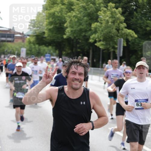 29.06.2025 - hella hamburg halbmarathon Jannik Wohlers http://msf.ph/oto/8328517 29.06.2025 10:40:01 Lombardsbrücke 1018, 1037, 2109, 2515, 2572, 2762, 2763, 3237, 3293, 3295, 3810, 4271, 4756, 4906, 5059, 5113, 5351, 5352, 5702, 5975, 6076, 6229, 6278, 6280, 6363, 6463, 6673, 6866, 6876, 7108, 7174, 7675, 7850, 8307, 8378, 8391, 8739, 9000, 9468, 10474, 11176, 11653, 11970, 11973, 12364, 12444, 12501, 12760, 12981, 13030, 13290, 13410, 13466, 13651, 14341, 14851, 15549, 15927, 15933, 16085, 16681, 16955, 17318, 17959, 18101, 18110, 18213, 18353, 18490, 18771, 18946 meine-sportfotos.de