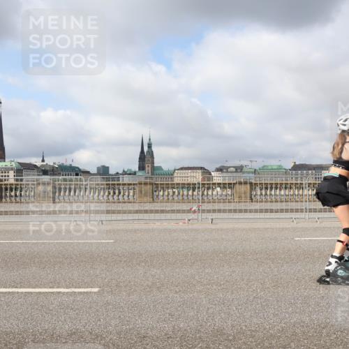 29.06.2025 - hella hamburg halbmarathon Lena Gebhardt http://msf.ph/oto/8328570 29.06.2025 09:08:21 Lombardsbrücke  meine-sportfotos.de