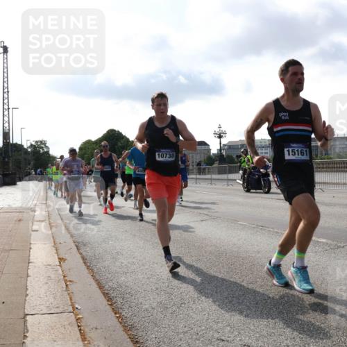 29.06.2025 - hella hamburg halbmarathon Lena Gebhardt http://msf.ph/oto/8328625 29.06.2025 09:48:51 Lombardsbrücke 4062, 10738, 15161, 1042, 1290, 1505, 1571, 1600, 1603, 1710, 2262, 2399, 2797, 3480, 3547, 4062, 4359, 4381, 5003, 5124, 5307, 5554, 5709, 6037, 6047, 6993, 7152, 7154, 7310, 7482, 7743, 7884, 8002, 8121, 8571, 9403, 9640, 9643, 10190, 10404, 10451, 10738, 10852, 10877, 11106, 11177, 11423, 12044, 12051, 12091, 12168, 12488, 12739, 12916, 13064, 13137, 13372, 13483, 13755, 13940, 13975, 14075, 14603, 15931 meine-sportfotos.de