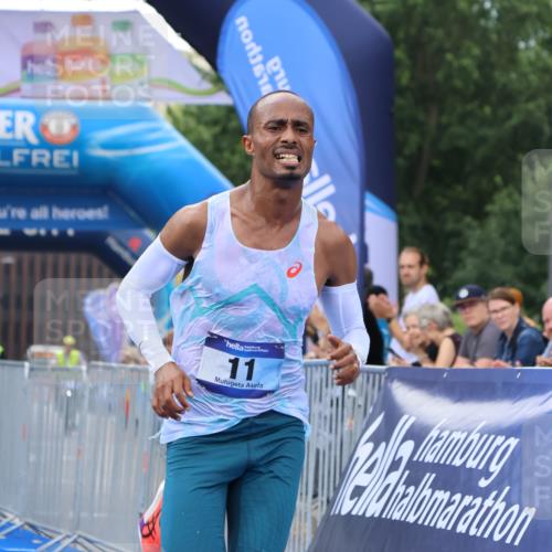 29.06.2025 - hella hamburg halbmarathon Strokosch-Dieckow http://msf.ph/oto/8328723 29.06.2025 10:02:15 Ziel 11, 25 meine-sportfotos.de