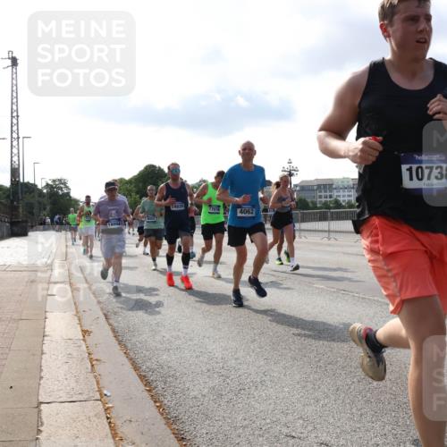 29.06.2025 - hella hamburg halbmarathon Lena Gebhardt http://msf.ph/oto/8328734 29.06.2025 09:48:52 Lombardsbrücke 14820, 17078, 4062, 18004, 10738, 1042, 1290, 1505, 1571, 1600, 1603, 1710, 2262, 2399, 2707, 2797, 3480, 3547, 4062, 4359, 4381, 5003, 5124, 5307, 5554, 5709, 6037, 6047, 6993, 7152, 7154, 7310, 7482, 7743, 7884, 7981, 8002, 8121, 8571, 9403, 9640, 9643, 10190, 10404, 10451, 10738, 10852, 10877, 11106, 11177, 11423, 11447, 12044, 12051, 12088, 12091, 12168, 12488, 12739, 12916, 13064, 13137, 13372, 13483, 13755, 13940, 13975, 14075, 14603, 15931 meine-sportfotos.de