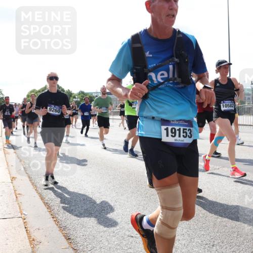 29.06.2025 - hella hamburg halbmarathon Lena Gebhardt http://msf.ph/oto/8328738 29.06.2025 10:00:20 Lombardsbrücke 9260, 1846, 19153, 10582, 1006, 1019, 1125, 1180, 1239, 1264, 1526, 1544, 1568, 1681, 1914, 2027, 2086, 2099, 2159, 2236, 2346, 2348, 2364, 2426, 2447, 2582, 2584, 2606, 2652, 2676, 2677, 2730, 2910, 2982, 3042, 3177, 3181, 3319, 3400, 3794, 3836, 3861, 3898, 4013, 4231, 4419, 4579, 4594, 4632, 4767, 4772, 4796, 4813, 4940, 4945, 5272, 5341, 5643, 5728, 6082, 6084, 6104, 6174, 6201, 6220, 6260, 6462, 6470, 6581, 6587 meine-sportfotos.de