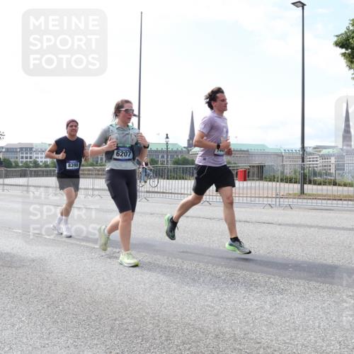 29.06.2025 - hella hamburg halbmarathon Lena Gebhardt http://msf.ph/oto/8328739 29.06.2025 10:13:02 Lombardsbrücke 8405, 8398, 6207, 7440, 1020, 1051, 1249, 1747, 1851, 1939, 2531, 2891, 2942, 2961, 3218, 3360, 3728, 4532, 5150, 6207, 6489, 7873, 7907, 8398, 8405, 8913, 8917, 8971, 9141, 10067, 10402, 11025, 11720, 12456, 12492, 13566, 13816, 14404, 14540, 14869, 15012, 15369, 15531, 15922, 16030, 16255, 16323, 16437, 16826, 16911, 17061, 17699, 17988, 17994, 18048, 18178, 18320, 18530, 18732 meine-sportfotos.de