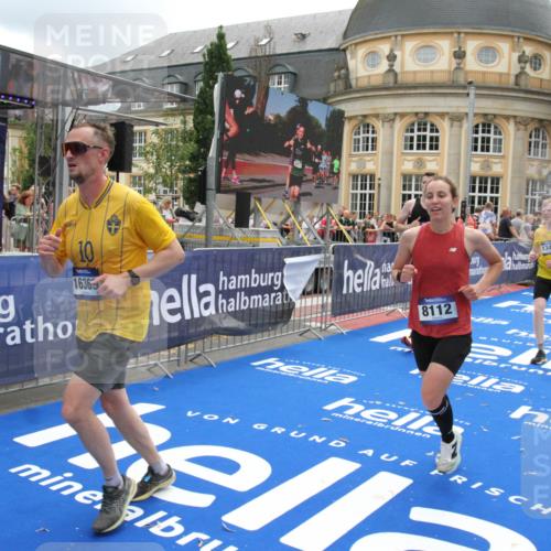 29.06.2025 - hella hamburg halbmarathon Michael Strokosch http://msf.ph/oto/8328740 29.06.2025 10:49:21 Ziel 2013, 4183, 4185, 6158, 8112, 9348, 10053, 10189, 11819, 13450, 14526, 15422, 16369 meine-sportfotos.de