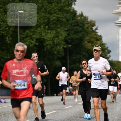 29.06.2025 - hella hamburg halbmarathon Dr. Thomas Lammeyer http://msf.ph/oto/8328749 29.06.2025 10:17:39 Kennedybrücke 1194, 1747, 1939, 2055, 2359, 2721, 2891, 2904, 2987, 4001, 4032, 4795, 5232, 5631, 6026, 6207, 7460, 7462, 7913, 8673, 9128, 9612, 9631, 9886, 10442, 10443 meine-sportfotos.de