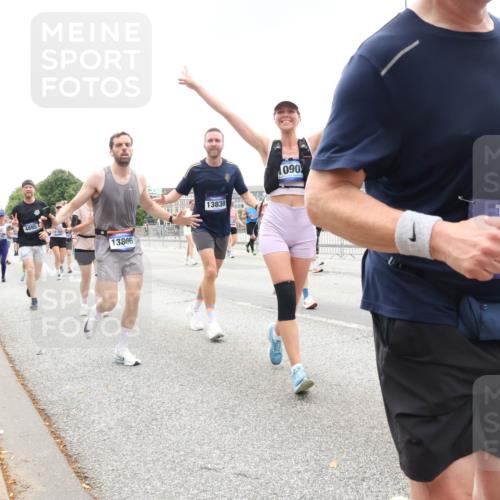 29.06.2025 - hella hamburg halbmarathon Lena Gebhardt http://msf.ph/oto/8328760 29.06.2025 10:47:28 Lombardsbrücke 4895, 13806, 13830, 090, 630, 1045, 1185, 1434, 1463, 1523, 1593, 1607, 1704, 1961, 2148, 2327, 2407, 2537, 2555, 2665, 2704, 2790, 2882, 2994, 3339, 4037, 4184, 4239, 4325, 4423, 4483, 4806, 4895, 4974, 4975, 5621, 5622, 5895, 6255, 6256, 6485, 6496, 6879, 6995, 7073, 7403, 7430, 7431, 7630, 7631, 7970, 8105, 8131, 8270, 8550, 8706, 8915, 8953, 8967, 9018, 9687, 10991, 11351, 11458, 11730, 11738, 11802, 12431 meine-sportfotos.de