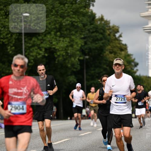 29.06.2025 - hella hamburg halbmarathon Dr. Thomas Lammeyer http://msf.ph/oto/8328762 29.06.2025 10:17:39 Kennedybrücke 1194, 1747, 1939, 2055, 2359, 2721, 2891, 2904, 2987, 4001, 4032, 4795, 5232, 5631, 6026, 6207, 7460, 7462, 7913, 8673, 9128, 9612, 9631, 9886, 10442, 10443 meine-sportfotos.de