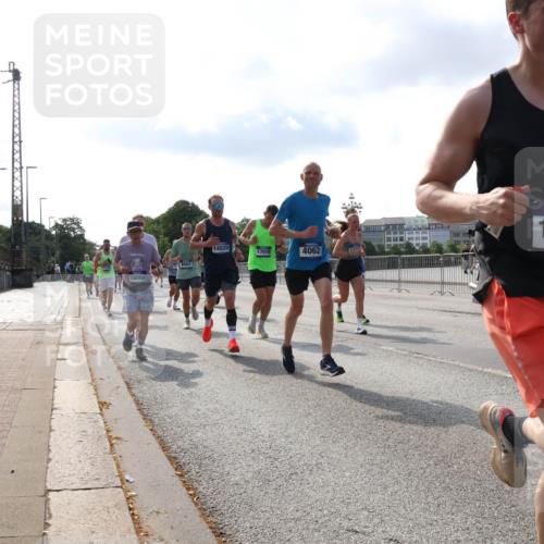 29.06.2025 - hella hamburg halbmarathon Lena Gebhardt http://msf.ph/oto/8328781 29.06.2025 09:48:52 Lombardsbrücke 18004, 14820, 17078, 4062, 8002, 10738, 1042, 1290, 1505, 1571, 1600, 1603, 1710, 2262, 2399, 2707, 2797, 3480, 3547, 4062, 4359, 4381, 5003, 5124, 5307, 5554, 5709, 6037, 6047, 6993, 7152, 7154, 7310, 7482, 7743, 7884, 7981, 8002, 8121, 8571, 9403, 9640, 9643, 10190, 10404, 10451, 10738, 10852, 10877, 11106, 11177, 11423, 11447, 12044, 12051, 12088, 12091, 12168, 12488, 12739, 12916, 13064, 13137, 13372, 13483, 13755, 13940, 13975, 14075, 14603, 15931 meine-sportfotos.de