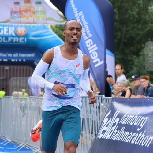 29.06.2025 - hella hamburg halbmarathon Strokosch-Dieckow http://msf.ph/oto/8328820 29.06.2025 10:02:15 Ziel 11, 25 meine-sportfotos.de