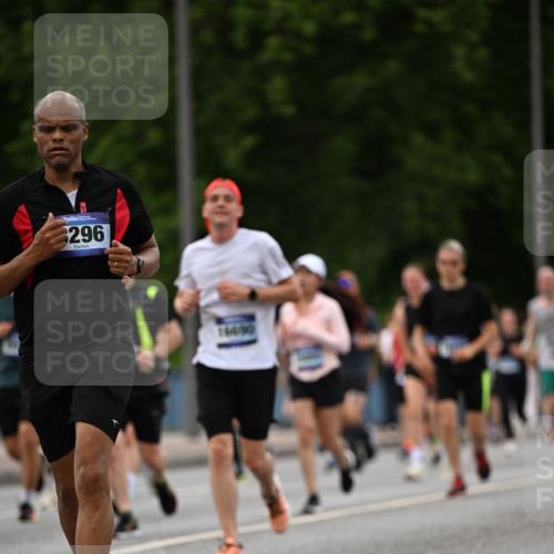 29.06.2025 - hella hamburg halbmarathon Dr. Thomas Lammeyer http://msf.ph/oto/8328889 29.06.2025 10:39:39 Kennedybrücke 1821, 1849, 2198, 2787, 3170, 3828, 3958, 4333, 4564, 4696, 4703, 4965, 5147, 6029, 6189, 6365, 6379, 6397, 6471, 6867, 7386, 7733, 8249, 8296, 8567, 9342, 9803, 9819, 10358, 10360, 10393, 10565, 10652, 11320, 11359 meine-sportfotos.de
