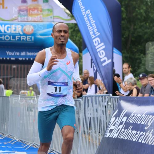 29.06.2025 - hella hamburg halbmarathon Strokosch-Dieckow http://msf.ph/oto/8329036 29.06.2025 10:02:15 Ziel 11, 25 meine-sportfotos.de