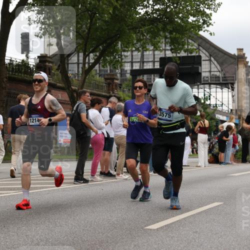 29.06.2025 - hella hamburg halbmarathon Yannick Fuchs http://msf.ph/oto/8329073 29.06.2025 10:51:38 20KM 1200, 1239, 1563, 1611, 2025, 2236, 2606, 2759, 2806, 2883, 3093, 3141, 3575, 4261, 4426, 4467, 4579, 5015, 5134, 5391, 5457, 5458, 6281, 6302, 6531, 6892, 7159, 7833, 9450, 10383, 10408, 10599, 12144, 12509, 12773, 13465, 13664, 15090, 15189, 15217, 15229, 15349, 16418, 16517, 17455, 17543, 18508, 18762 meine-sportfotos.de