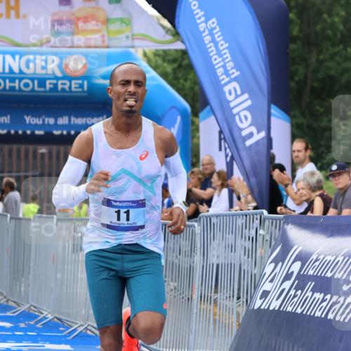 29.06.2025 - hella hamburg halbmarathon Strokosch-Dieckow http://msf.ph/oto/8329095 29.06.2025 10:02:15 Ziel 11, 25 meine-sportfotos.de