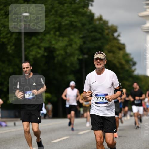29.06.2025 - hella hamburg halbmarathon Dr. Thomas Lammeyer http://msf.ph/oto/8329099 29.06.2025 10:17:39 Kennedybrücke 1194, 1747, 1939, 2055, 2359, 2721, 2891, 2904, 2987, 4001, 4032, 4795, 5232, 5631, 6026, 6207, 7460, 7462, 7913, 8673, 9128, 9612, 9631, 9886, 10442, 10443 meine-sportfotos.de
