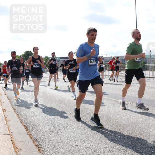 29.06.2025 - hella hamburg halbmarathon Lena Gebhardt http://msf.ph/oto/8329375 29.06.2025 10:00:21 Lombardsbrücke 1761, 2730, 1264, 1497, 1848, 11063, 1006, 1019, 1125, 1180, 1239, 1264, 1526, 1544, 1568, 1681, 1914, 2027, 2086, 2099, 2159, 2236, 2346, 2348, 2364, 2426, 2447, 2582, 2584, 2606, 2652, 2676, 2677, 2730, 2910, 2982, 3042, 3177, 3181, 3319, 3400, 3794, 3861, 3898, 4013, 4231, 4419, 4579, 4594, 4632, 4767, 4772, 4796, 4813, 4940, 4945, 5272, 5341, 5643, 5728, 6082, 6084, 6104, 6174, 6201, 6220, 6260, 6462, 6470, 6581, 6587, 10599 meine-sportfotos.de