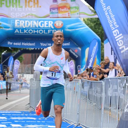 29.06.2025 - hella hamburg halbmarathon Strokosch-Dieckow http://msf.ph/oto/8329382 29.06.2025 10:02:14 Ziel 11, 25 meine-sportfotos.de