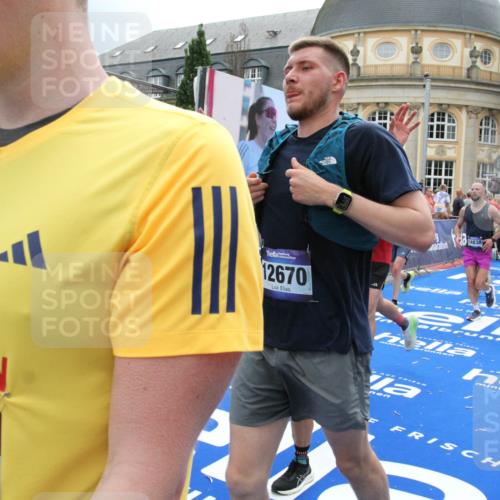 29.06.2025 - hella hamburg halbmarathon Michael Strokosch http://msf.ph/oto/8329433 29.06.2025 10:49:31 Ziel 1342, 1476, 2592, 2596, 2878, 8437, 8689, 8813, 11339, 11779, 12094, 12670, 13269, 14838, 15784, 15857, 15894, 15966, 16891, 18476, 18887, 18960 meine-sportfotos.de