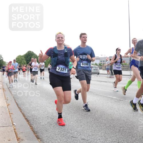 29.06.2025 - hella hamburg halbmarathon Lena Gebhardt http://msf.ph/oto/8329438 29.06.2025 10:37:51 Lombardsbrücke 1186, 7321, 9288, 10159, 12254, 1394, 1475, 1578, 1799, 1901, 1985, 2199, 2640, 2786, 2853, 3230, 3246, 3633, 3880, 4414, 4921, 5139, 5171, 5186, 5522, 5713, 5790, 5875, 6199, 6243, 6362, 6697, 6821, 6955, 7085, 7118, 7124, 7244, 7321, 7350, 7544, 7629, 7696, 7777, 8843, 8985, 9247, 9288, 9524, 9895, 10159, 10506, 10836, 11087, 11543, 12123, 12254, 12472, 12824, 16680, 17798 meine-sportfotos.de