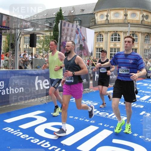 29.06.2025 - hella hamburg halbmarathon Michael Strokosch http://msf.ph/oto/8329547 29.06.2025 10:49:32 Ziel 1342, 1476, 2592, 2596, 2878, 8437, 8689, 8813, 11339, 11340, 11779, 12094, 12670, 13233, 13269, 14838, 15784, 15857, 15894, 15966, 16114, 16592, 16891, 18476, 18887, 18960 meine-sportfotos.de