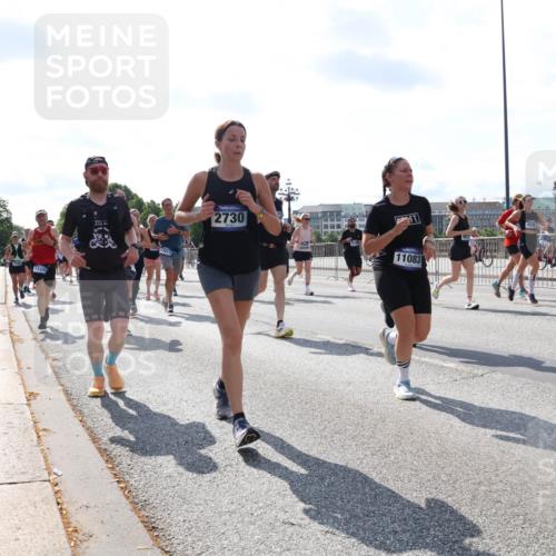 29.06.2025 - hella hamburg halbmarathon Lena Gebhardt http://msf.ph/oto/8329786 29.06.2025 10:00:22 Lombardsbrücke 1228, 2730, 11083, 4599, 1006, 1019, 1125, 1180, 1239, 1264, 1526, 1544, 1568, 1583, 1681, 1914, 2027, 2086, 2099, 2159, 2236, 2346, 2348, 2364, 2426, 2447, 2474, 2582, 2584, 2606, 2652, 2676, 2677, 2730, 2910, 2982, 3042, 3177, 3181, 3319, 3400, 3794, 3861, 3898, 4013, 4231, 4419, 4579, 4594, 4632, 4767, 4772, 4796, 4813, 4940, 4945, 5272, 5341, 5643, 5728, 6082, 6084, 6104, 6138, 6174, 6201, 6220, 6260, 6443, 6462, 6470, 6581, 6587, 10599 meine-sportfotos.de