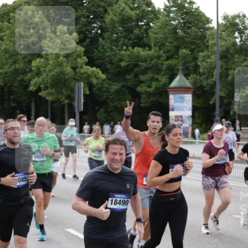 29.06.2025 - hella hamburg halbmarathon Jannik Wohlers http://msf.ph/oto/8329798 29.06.2025 10:40:10 Lombardsbrücke 2042, 2173, 2206, 2762, 2763, 3293, 3306, 3810, 4044, 4411, 4612, 4906, 4972, 5059, 5702, 5975, 6076, 6163, 6229, 6278, 6280, 6363, 7956, 8307, 8378, 8391, 8739, 9000, 9468, 9946, 10166, 10920, 10940, 11513, 11514, 12981, 13030, 13145, 13773, 14341, 15154, 15905, 15933, 16085, 16955, 17267, 17959, 18101, 18110, 18213, 18353, 18490, 18771, 18946, 19168 meine-sportfotos.de
