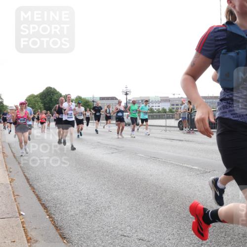 29.06.2025 - hella hamburg halbmarathon Lena Gebhardt http://msf.ph/oto/8329837 29.06.2025 10:37:52 Lombardsbrücke 9895, 11882, 7321, 1394, 1475, 1578, 1799, 1901, 1985, 2199, 2640, 2786, 2853, 3230, 3246, 3633, 3880, 4414, 4921, 5139, 5171, 5186, 5522, 5713, 5790, 5875, 6199, 6243, 6362, 6697, 6821, 6955, 7118, 7124, 7244, 7321, 7350, 7544, 7552, 7629, 7696, 7777, 8843, 8985, 9247, 9288, 9524, 9895, 10159, 10506, 10836, 11087, 11543, 12123, 12254, 12472, 12824, 16680, 17798 meine-sportfotos.de