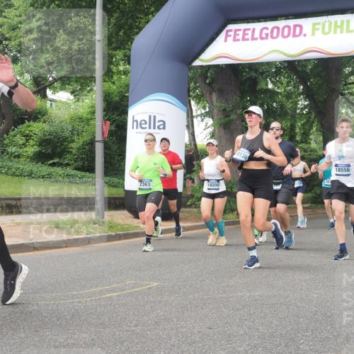 29.06.2025 - hella hamburg halbmarathon KatJ http://msf.ph/oto/8329840 29.06.2025 10:46:57 Zwischen KM18-KM19 1681, 2091, 2363, 4013, 6757, 7476, 8531 meine-sportfotos.de