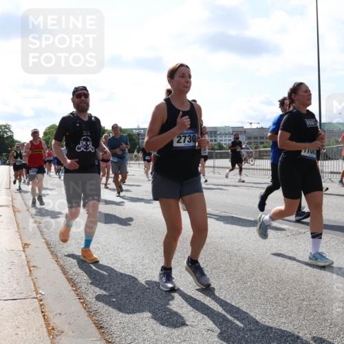 29.06.2025 - hella hamburg halbmarathon Lena Gebhardt http://msf.ph/oto/8329853 29.06.2025 10:00:22 Lombardsbrücke 1228, 17617, 2730, 1006, 1019, 1125, 1180, 1239, 1264, 1526, 1544, 1568, 1583, 1681, 1914, 2027, 2086, 2099, 2159, 2236, 2346, 2348, 2364, 2426, 2447, 2474, 2582, 2584, 2606, 2652, 2676, 2677, 2730, 2910, 2982, 3042, 3177, 3181, 3319, 3400, 3794, 3861, 3898, 4013, 4231, 4419, 4579, 4594, 4632, 4767, 4772, 4796, 4813, 4940, 4945, 5272, 5341, 5643, 5728, 6082, 6084, 6104, 6138, 6174, 6201, 6220, 6260, 6443, 6462, 6470, 6581, 6587, 10599 meine-sportfotos.de