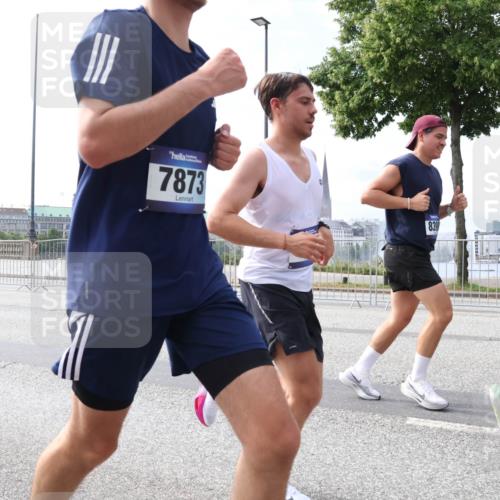 29.06.2025 - hella hamburg halbmarathon Lena Gebhardt http://msf.ph/oto/8329886 29.06.2025 10:13:03 Lombardsbrücke 7873, 839, 620, 1020, 1051, 1249, 1747, 1851, 1939, 2531, 2891, 2942, 2961, 3218, 3360, 3728, 4532, 5150, 6207, 6489, 7873, 7907, 8398, 8405, 8913, 8917, 8971, 9141, 9527, 10067, 10402, 11025, 11720, 12456, 12492, 13566, 13816, 14404, 14540, 14869, 15012, 15369, 15531, 15922, 16030, 16255, 16323, 16437, 16826, 16911, 17061, 17699, 17988, 17994, 18048, 18178, 18320, 18530, 18732 meine-sportfotos.de