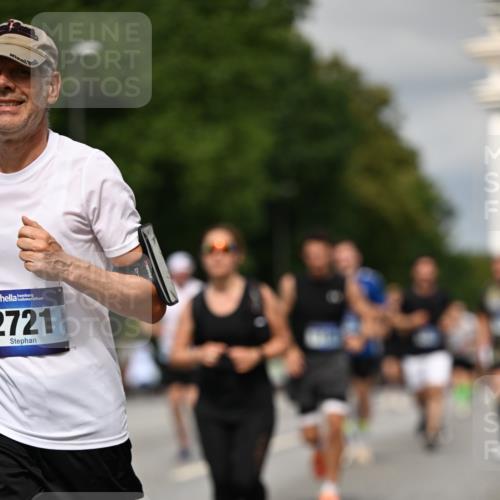 29.06.2025 - hella hamburg halbmarathon Dr. Thomas Lammeyer http://msf.ph/oto/8329891 29.06.2025 10:17:41 Kennedybrücke 1194, 1747, 1939, 2055, 2359, 2721, 2891, 2904, 2987, 4001, 4032, 4795, 4962, 5232, 5631, 5719, 6207, 7460, 7462, 7913, 8673, 9612, 9631, 9886, 10442, 10443 meine-sportfotos.de