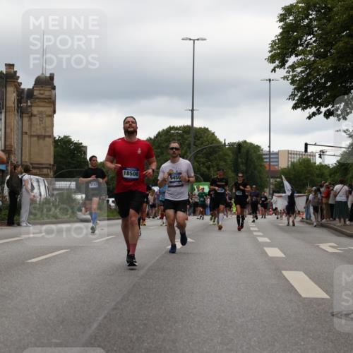 29.06.2025 - hella hamburg halbmarathon Yannick Fuchs http://msf.ph/oto/8329915 29.06.2025 10:51:38 20KM 1200, 1239, 1563, 1611, 2025, 2236, 2606, 2759, 2806, 2883, 3093, 3141, 3575, 4261, 4426, 4467, 4579, 5015, 5134, 5391, 5457, 5458, 6281, 6302, 6531, 6892, 7159, 7833, 9450, 10383, 10408, 10599, 12144, 12509, 12773, 13465, 13664, 15090, 15189, 15217, 15229, 15349, 16418, 16517, 17455, 17543, 18508, 18762 meine-sportfotos.de